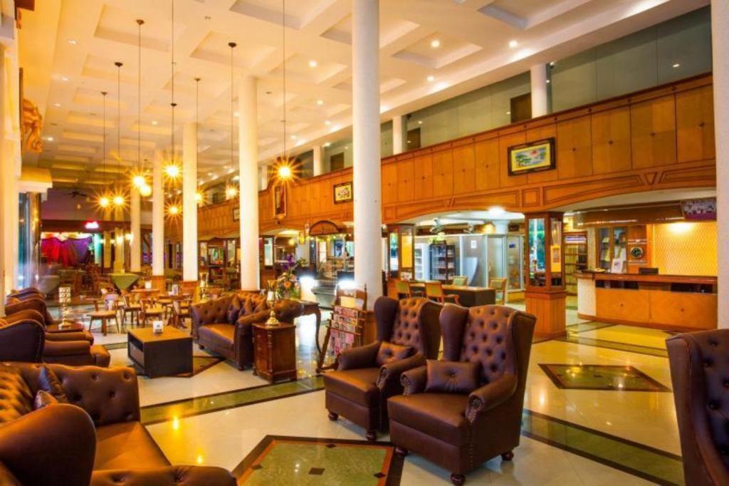Nh Elegant Hotel Sakon Nakhon Exterior foto