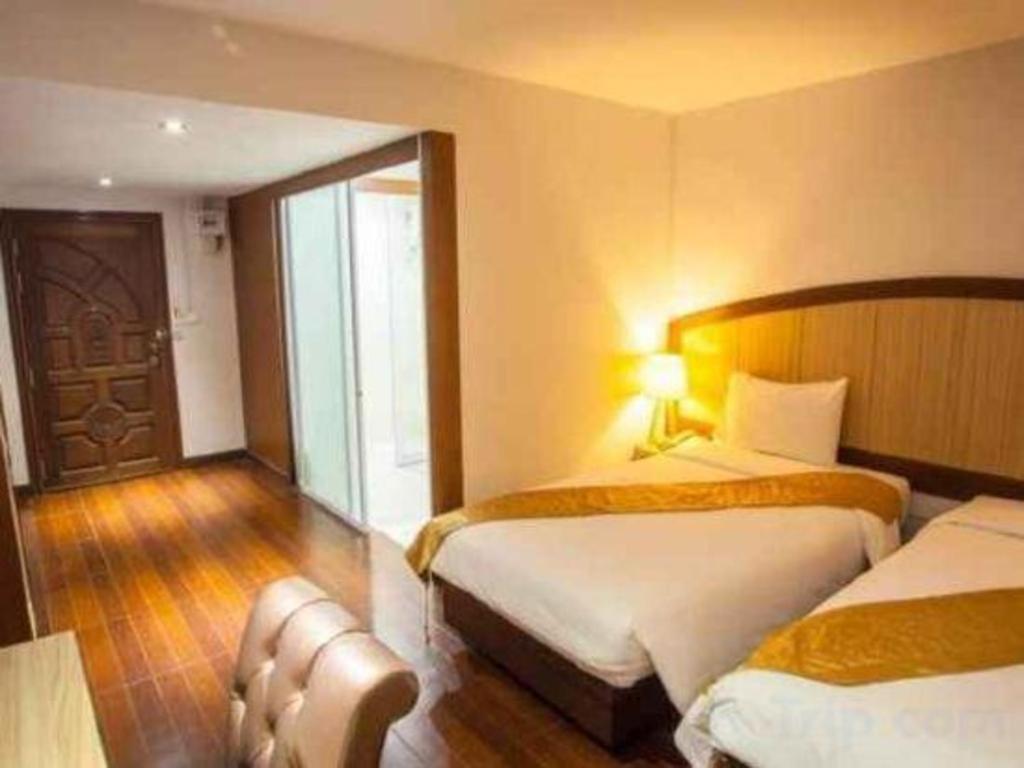 Nh Elegant Hotel Sakon Nakhon Exterior foto