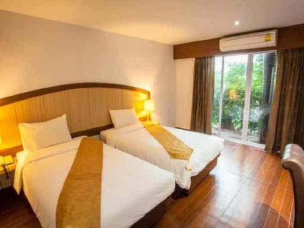 Nh Elegant Hotel Sakon Nakhon Exterior foto