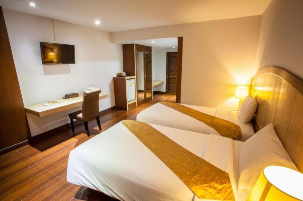 Nh Elegant Hotel Sakon Nakhon Exterior foto