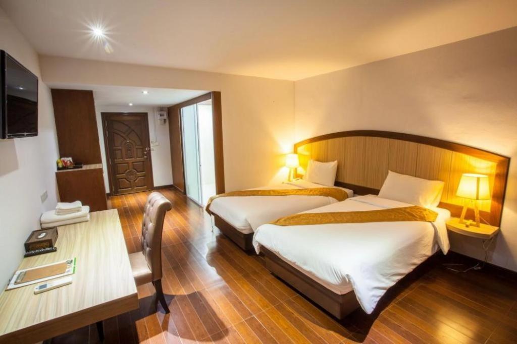 Nh Elegant Hotel Sakon Nakhon Exterior foto