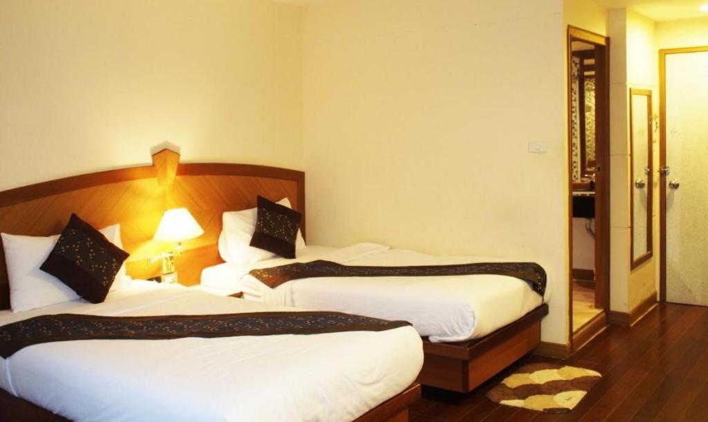 Nh Elegant Hotel Sakon Nakhon Exterior foto